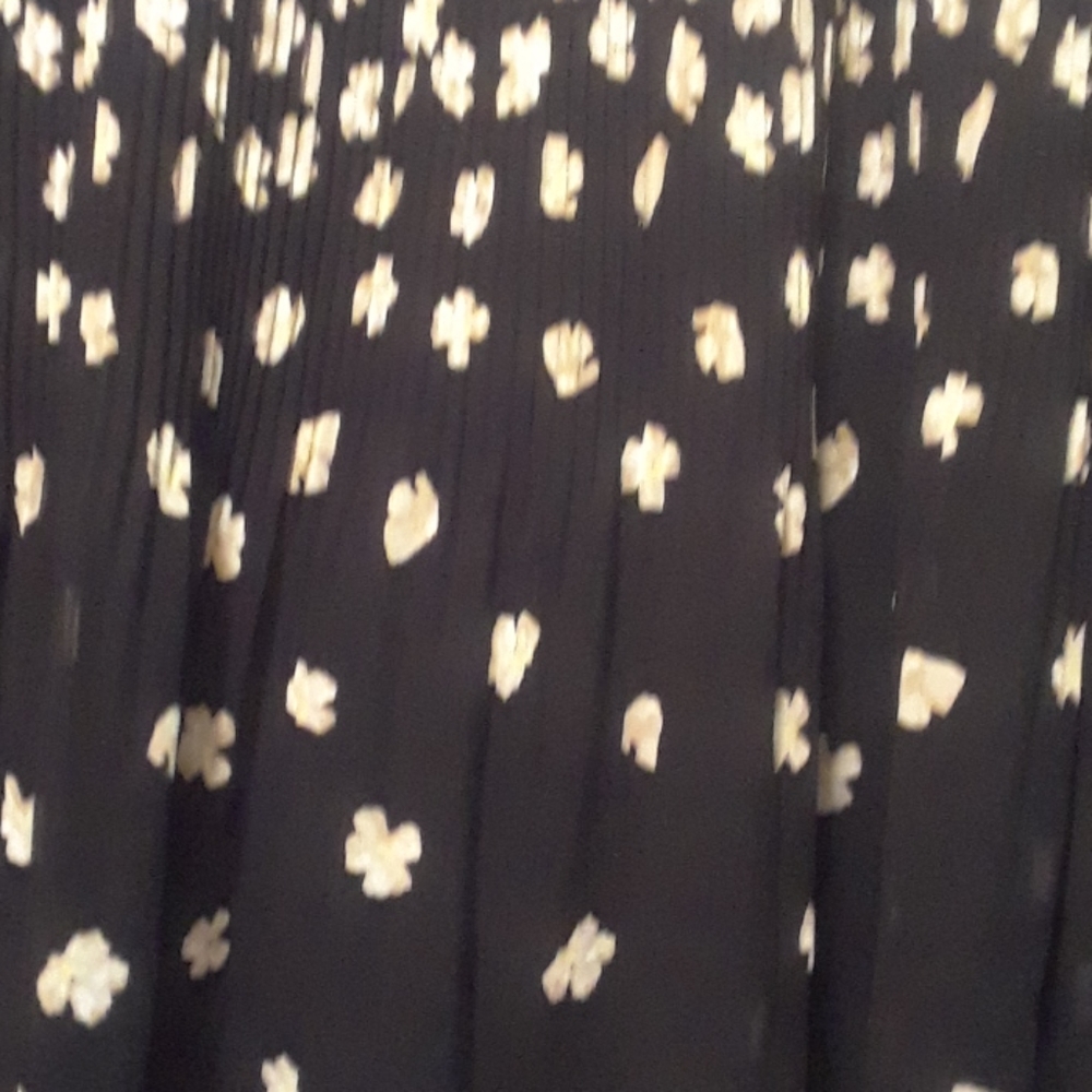 SKIRT - Picture 2 of 7